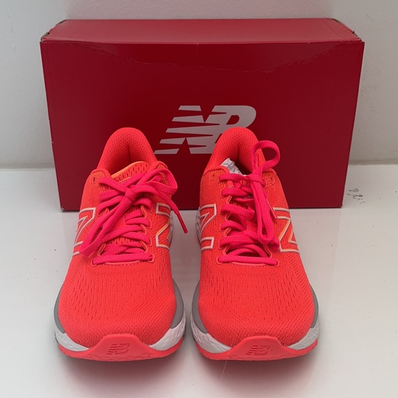 New Balance Women’s Fresh Foam 880v11 - Picture 2 of 4
